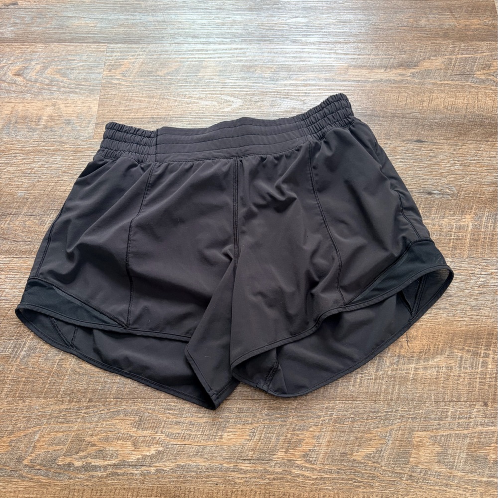 Lululemon hotty hot high rise short